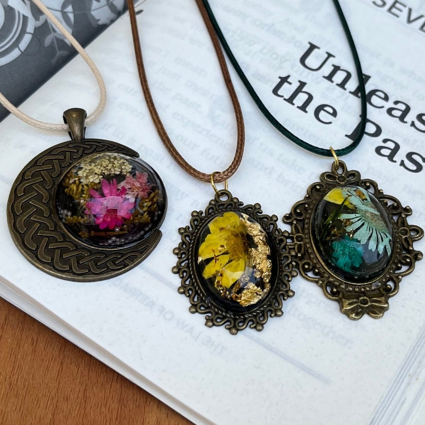 Resin Jewellery with Doming Effect